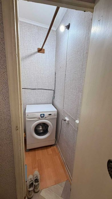 Продам 1 комн на Строителей на Юге 2этаж