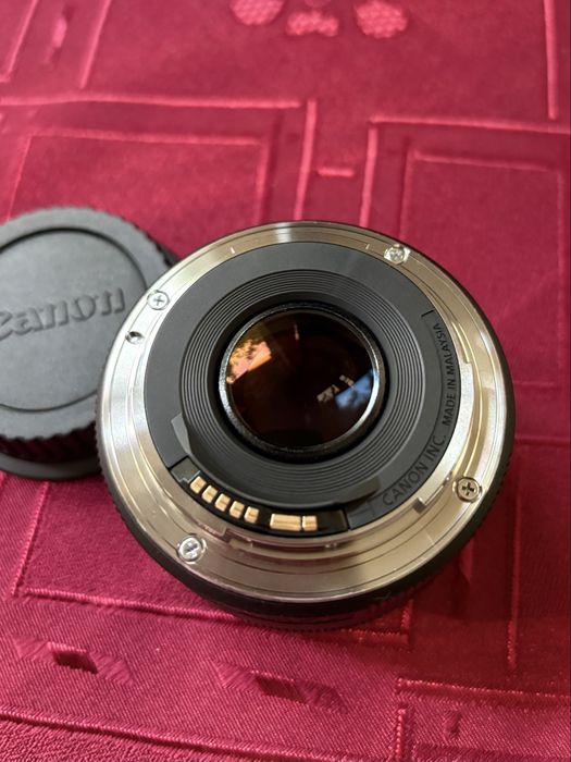 ЧИСТО НОВ Canon EF 50mm f/1.8 STM