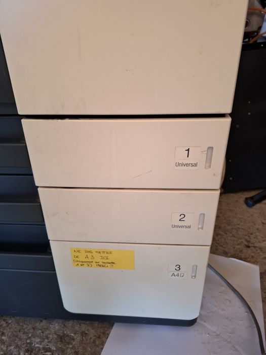 Vand konica minolta bizhub c224e cu defect si un set de cartuse noi