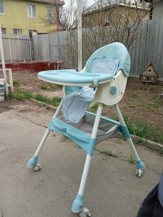 Стульчик для кормления ребенка