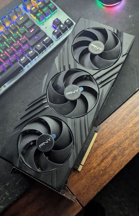 Продаёт видеокарта RTX4090 от производителя PNY НА ДЕТАЛИ торг уместен