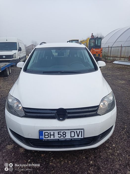 Volkswagen golf 6 plus,72000 km reali ușor avariat