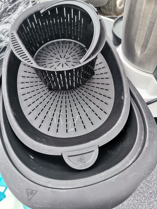 Robot de bucătărie multi funcțional