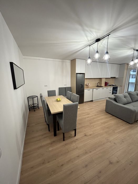 Inchiriez apartament 2 camere Floresti