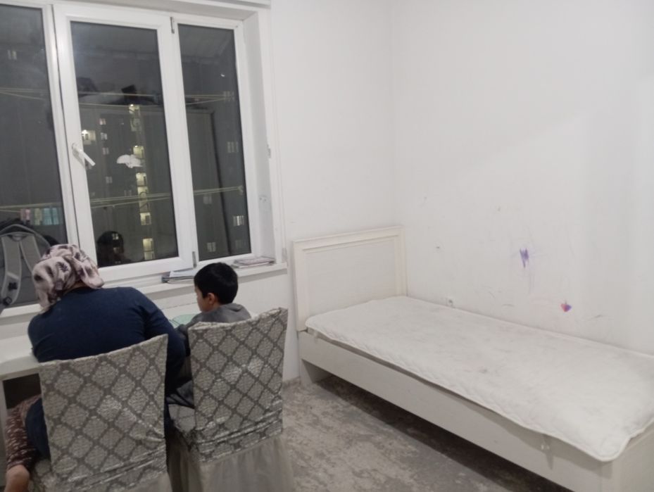 Ayol-qizlarga kvartira bor, doimiy ham kunlik ham qo'yiladi.