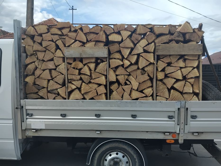 Vand lemne de foc taiate si sparte la palet esenta tare stejar salcam frasin carpen