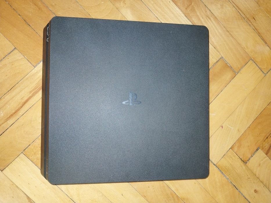 PS4 1TB+2 джойстика