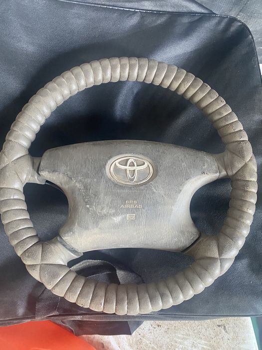 Toyota руль от camry hailux