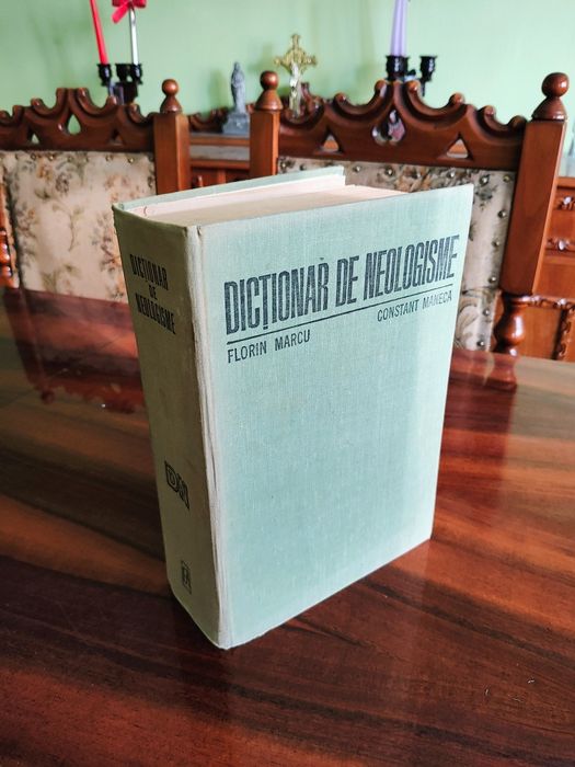 Dicționar de neologisme