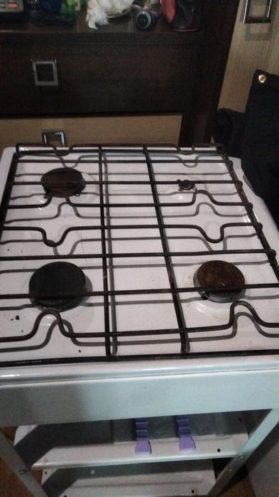 Продам газ плиту в отличном состоянии
