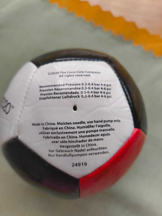 малка топка Coca cola