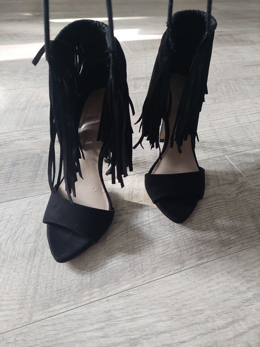 Pantofi decupati ZARA(eleganti)
