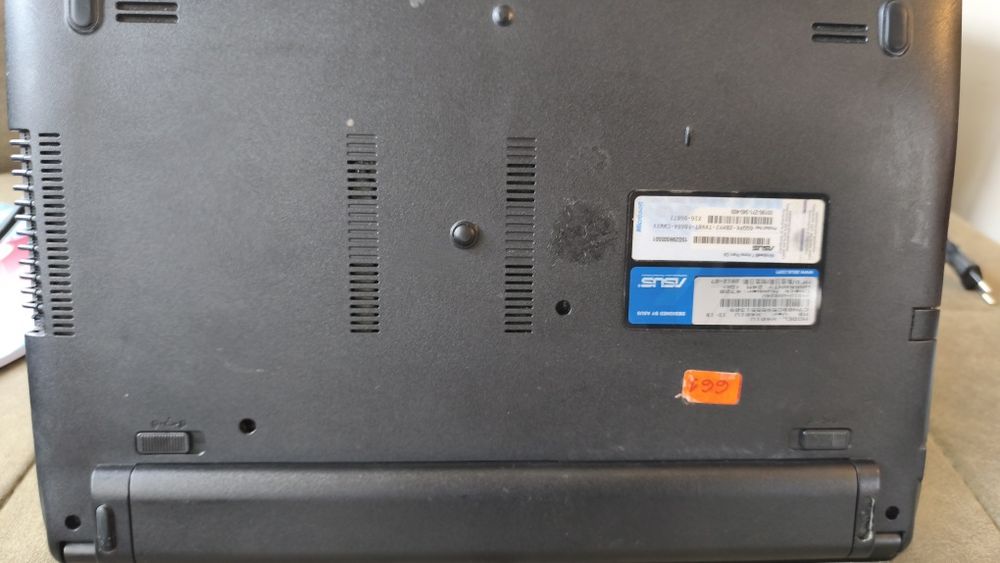 Лаптоп Asus X401U