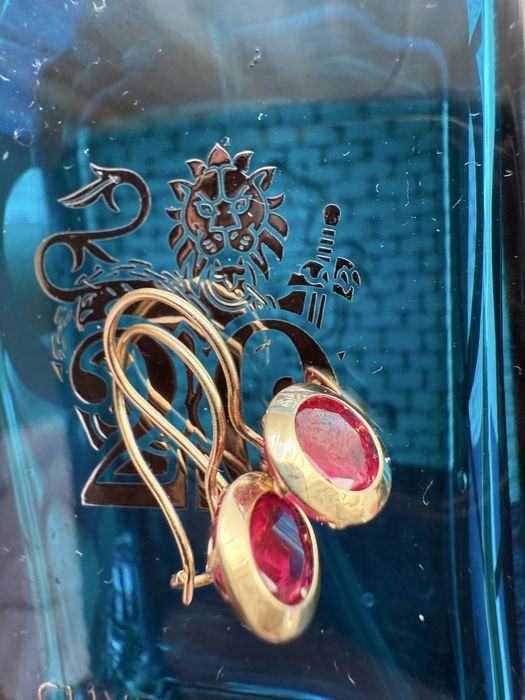 Cercei din aur cu piatra