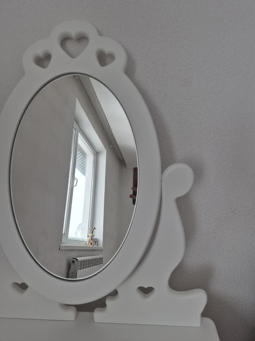 Туалетный столик с стульчиком