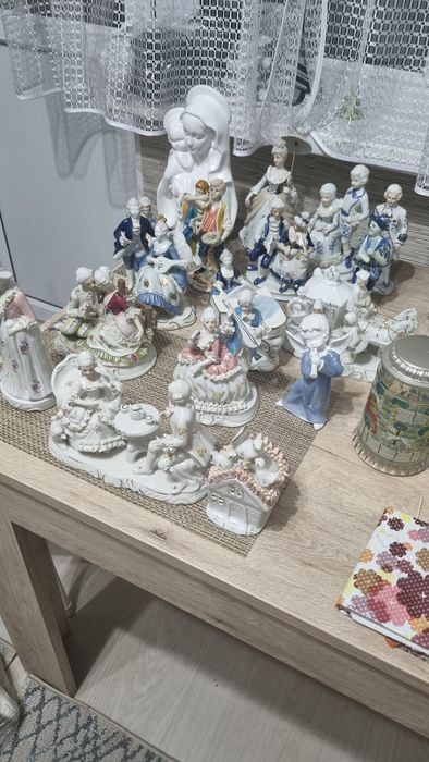 Статуэтки продам