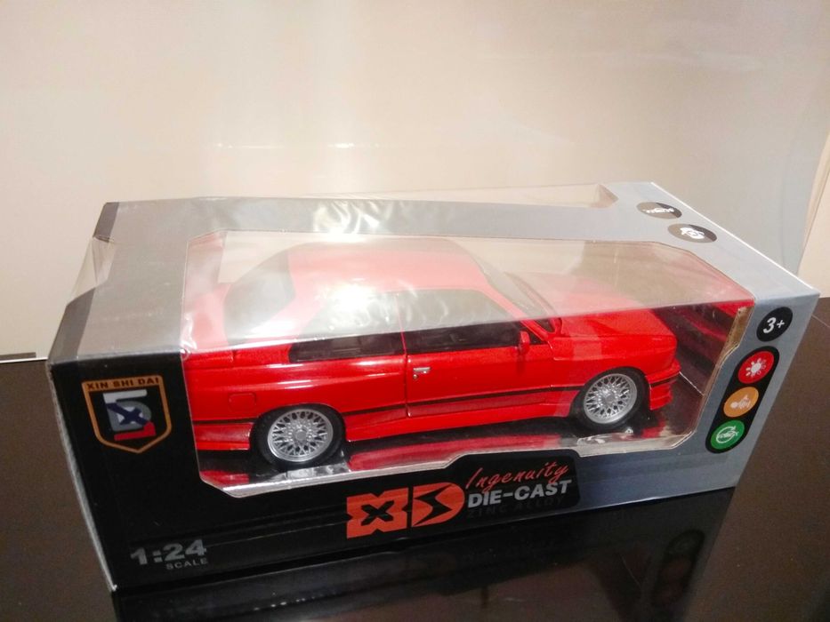 BMW e30 M3 1:24. Празни,рекламни кутии и поставки 1:24 БМВ и 1:43
