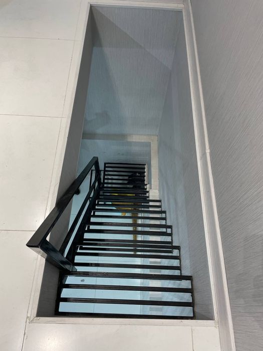 Под офис с мебелью ор,Америк.пос-во