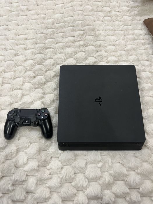 Play Station 4 slim 1 TB