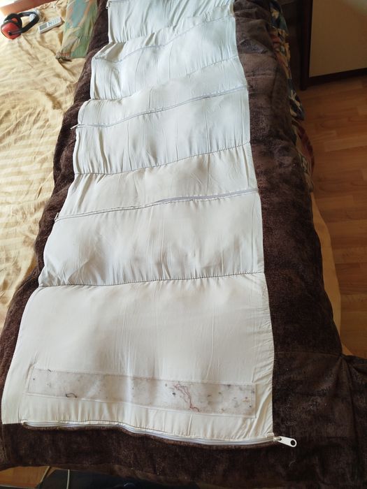 Продам подушки 4 штуки.