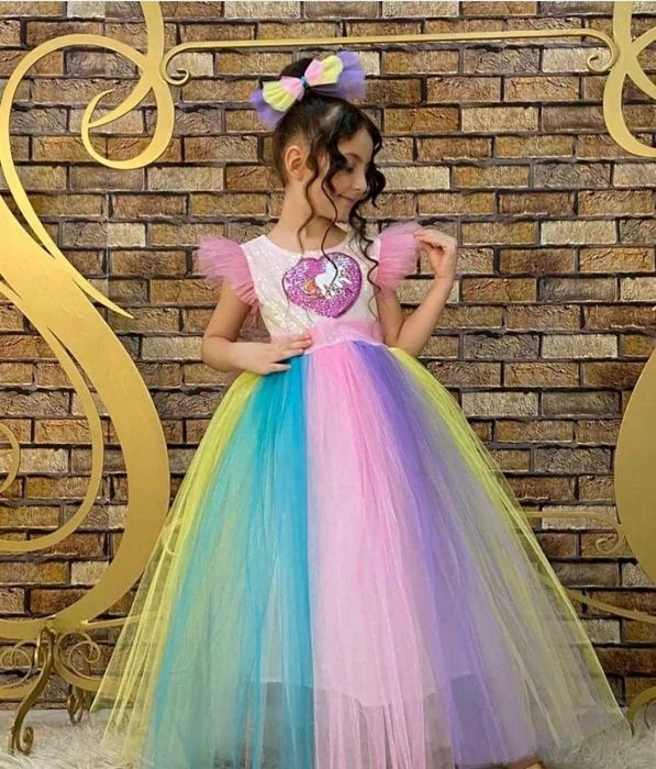 Продам платье на 6-7 лет