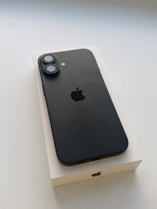 Продам айфон 16 черный