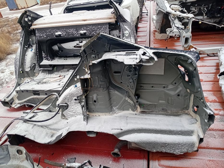 Заднее крыло Toyota Camry 50