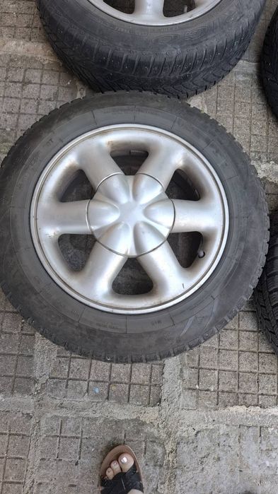 Джанти 15 с гуми за Рено