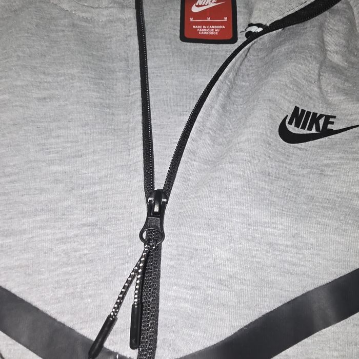 Bluza de trening nike tech gri ( pret negociabil)