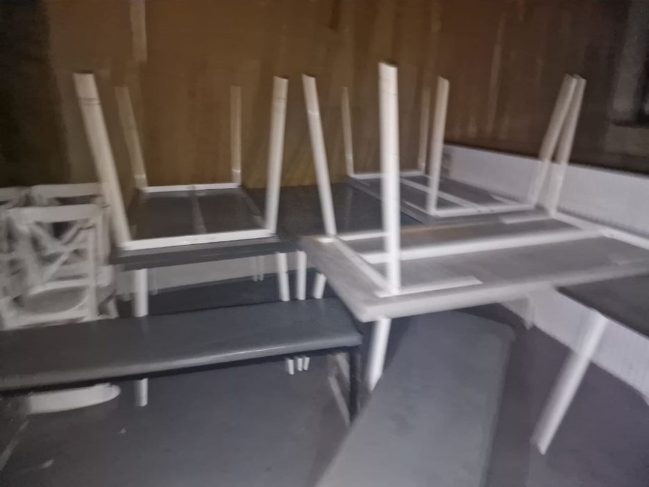 Продаются стол и стулья