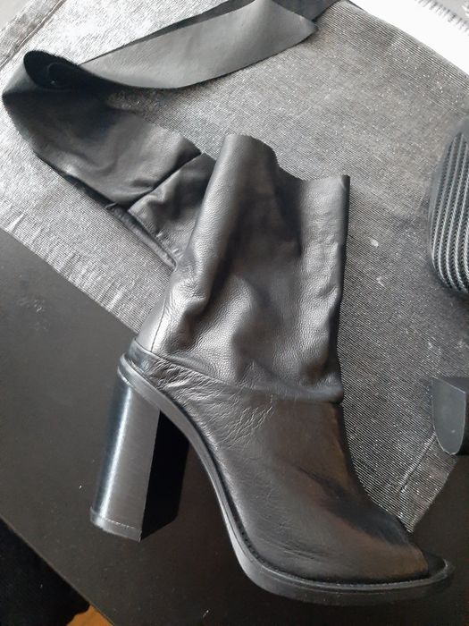 Боти от естествена кожа