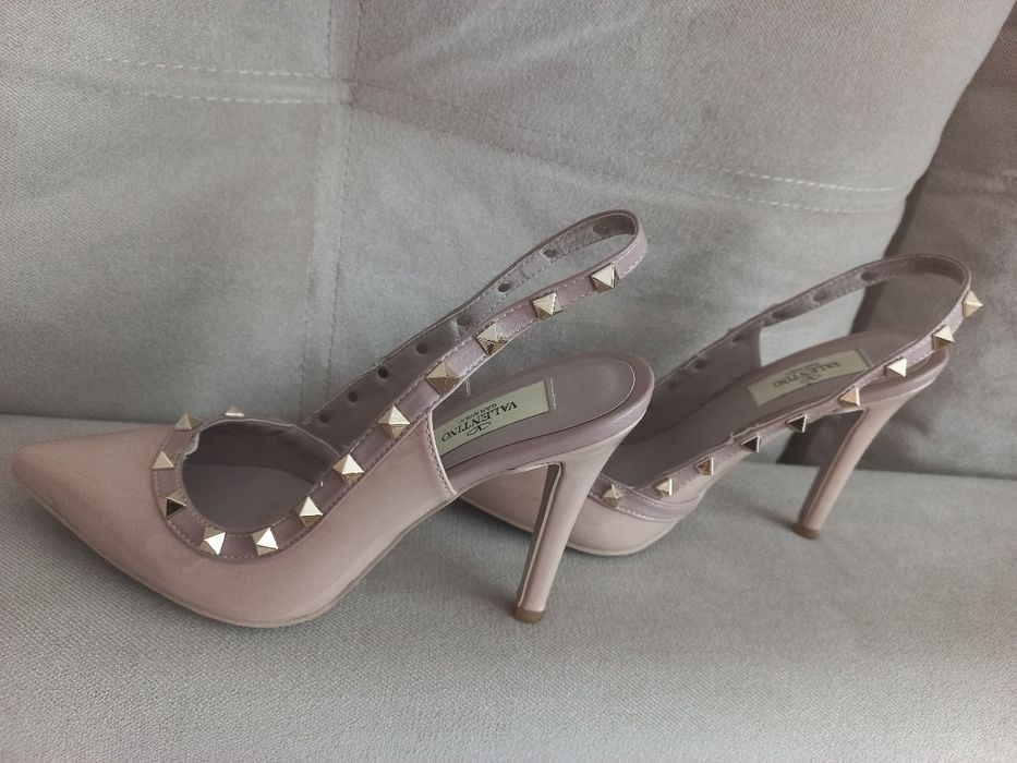 Продам новые туфли Valentino