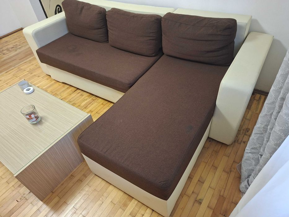 Canapea extensibila cu coltar