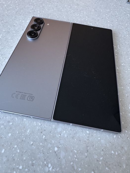 Samsung Galaxy Z Fold 6