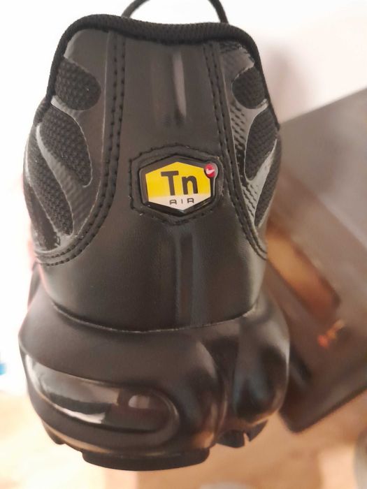 Маратонки Nike air max tn