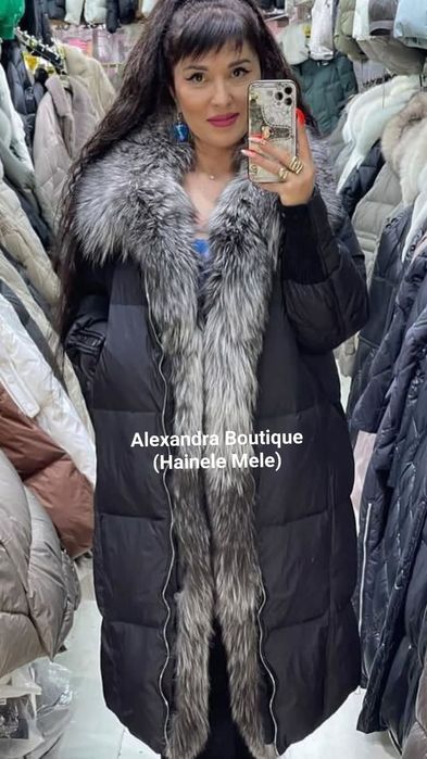 Geaca umpluta cu puf de gasca accesorizata cu blana naturala de vulpe