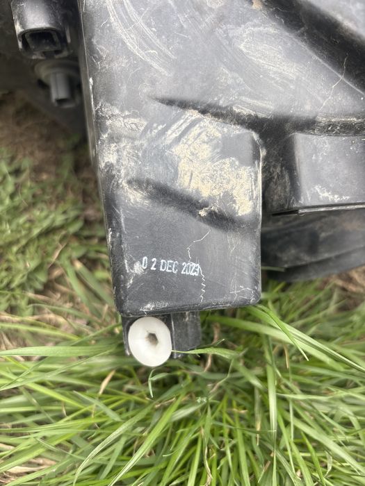 Chevrolet cobalt правая фара