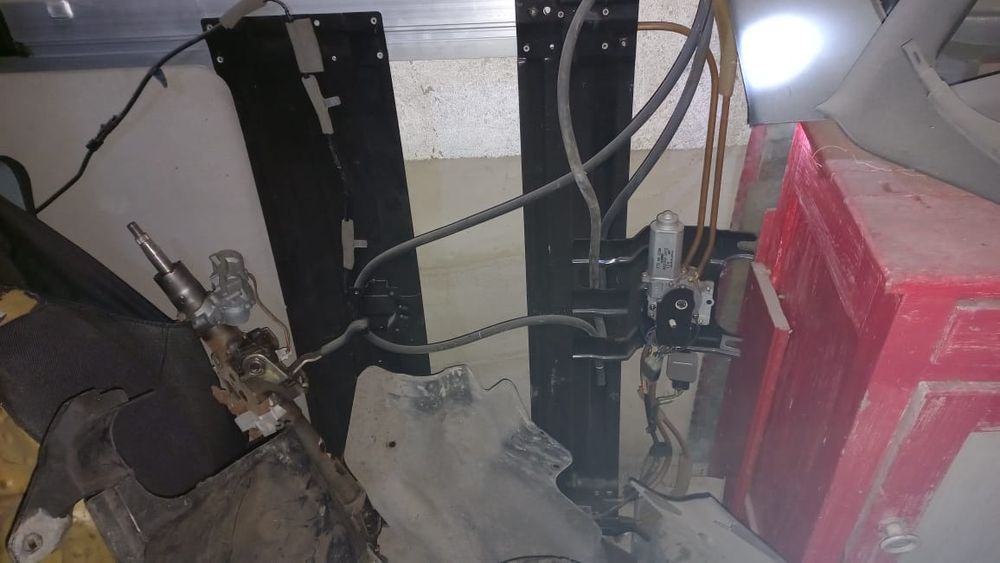 Люк на мазду 323