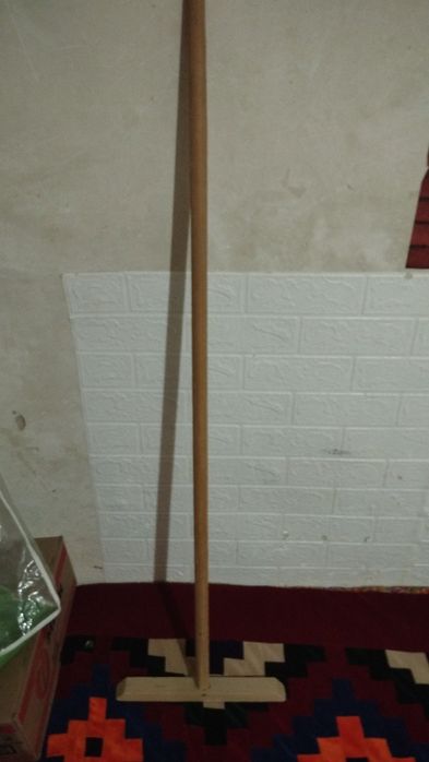 Швабра за 300 и два стула за 500