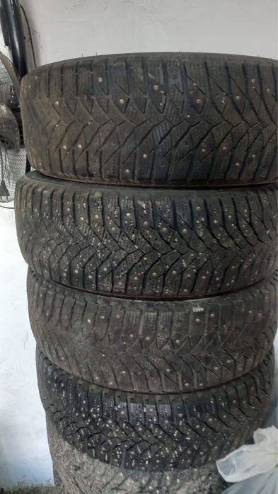 Продам зимние шины 195/65/15