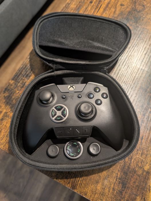 Controller Razer Wolverine Ultimate - Butoane Mecanice - Xbox / PC