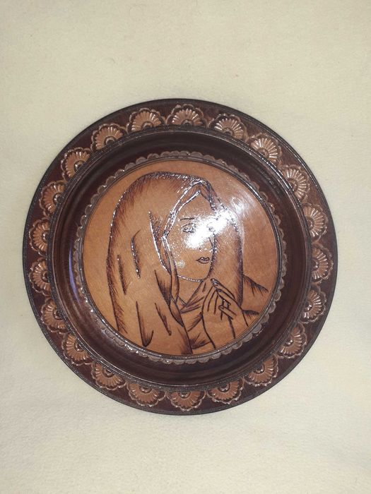 farfurie decorativa lemn Fecioara Maria diametru 28 cm