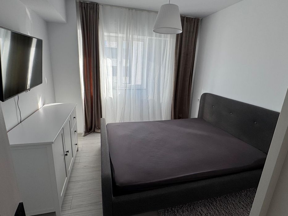 Inchiriez Apartament 3 camere | Bloc Nou |