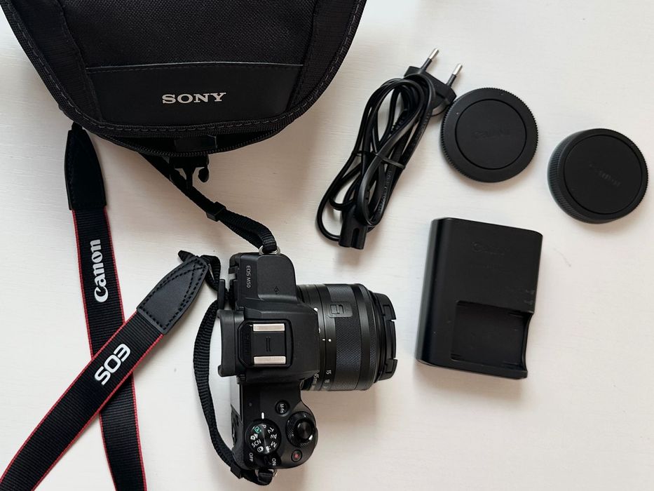 Фотоапарат Canon EOS M50 + Canon EF-M 15-45mm IS STM – като нов