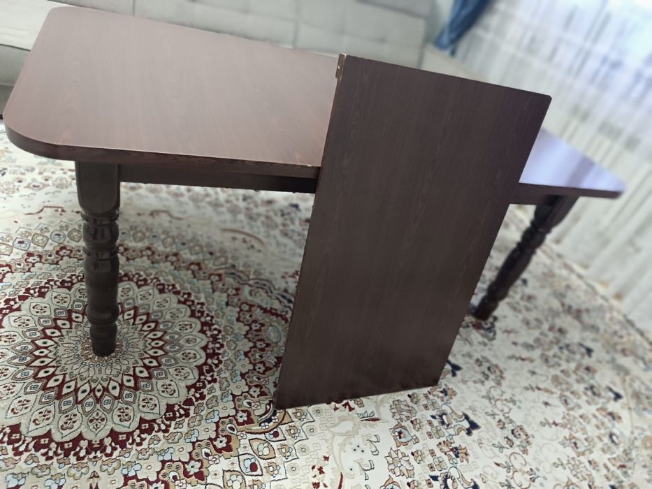 Продам гостевой стол (раскладной)