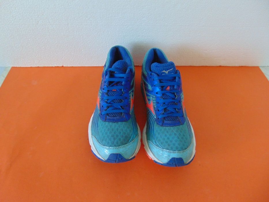Mizuno Wave Sayonara 4 номер 40 Оригинални мъжки маратонки