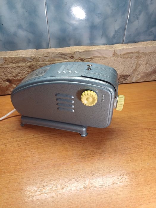 Vand proiector de diafilme