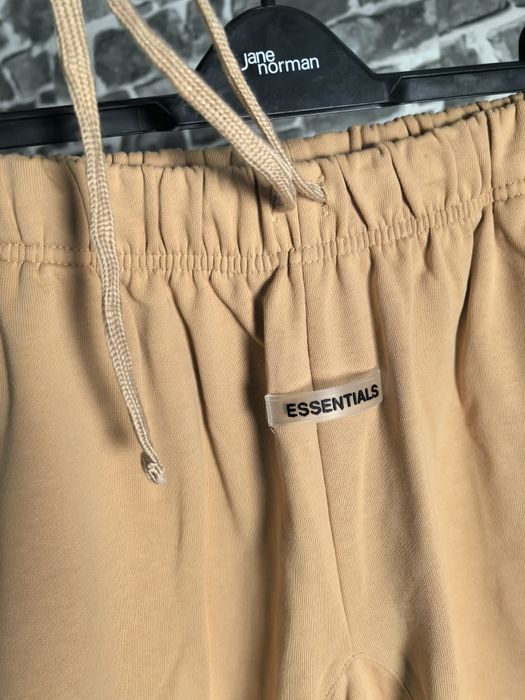 Essential летен екип