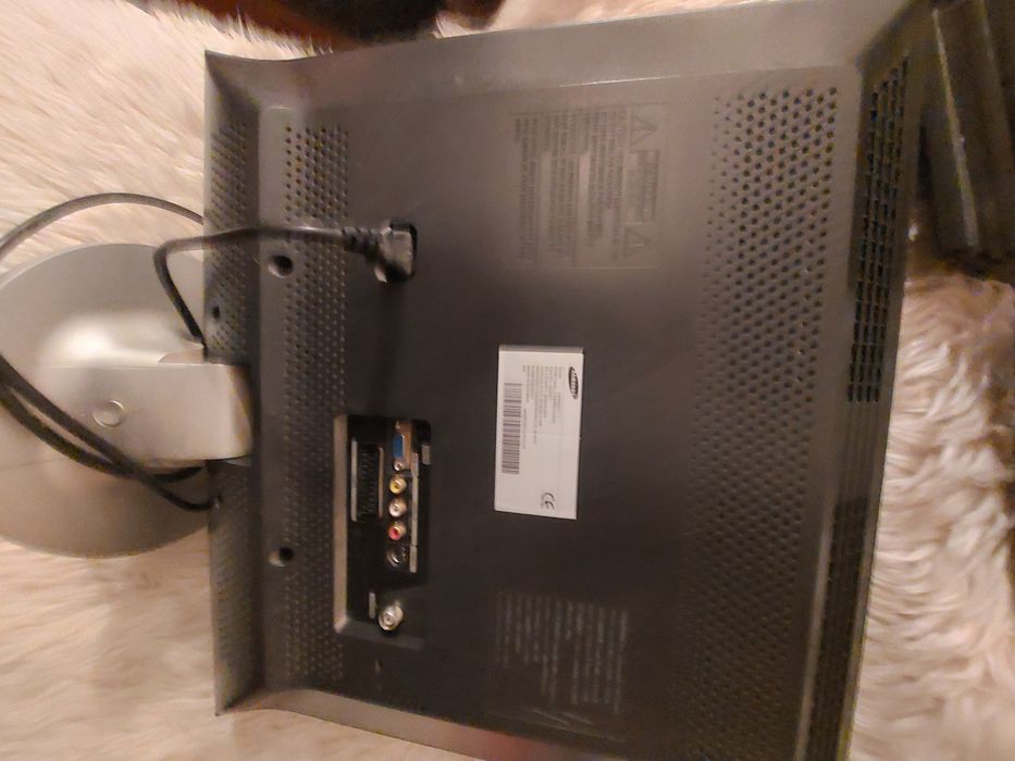 Телевизор Samsung 20"