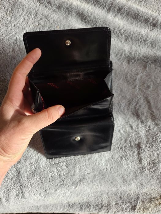 Ново дамско портмоне от естествена кожа